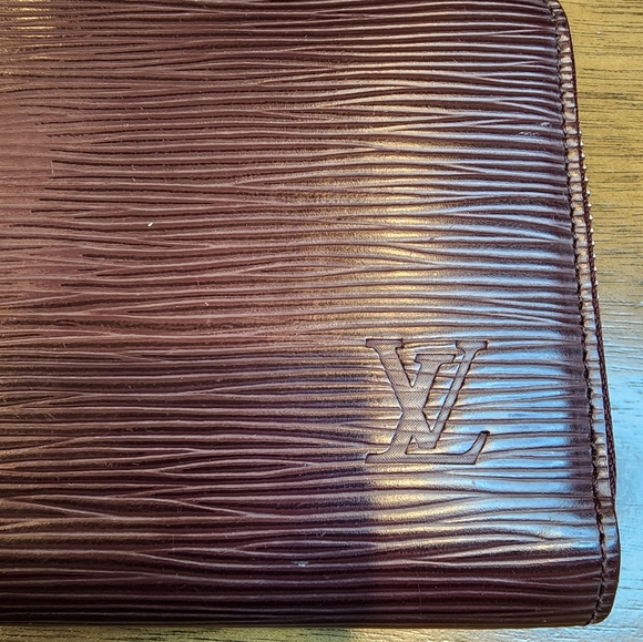 Louis Vuitton Epi Zippy Wallet - Picture 7 of 17